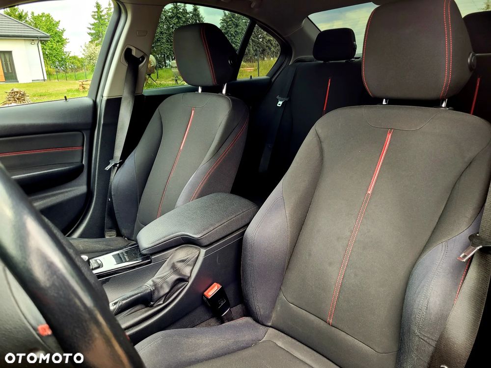 BMW Seria 3 320i Sport Line - 10