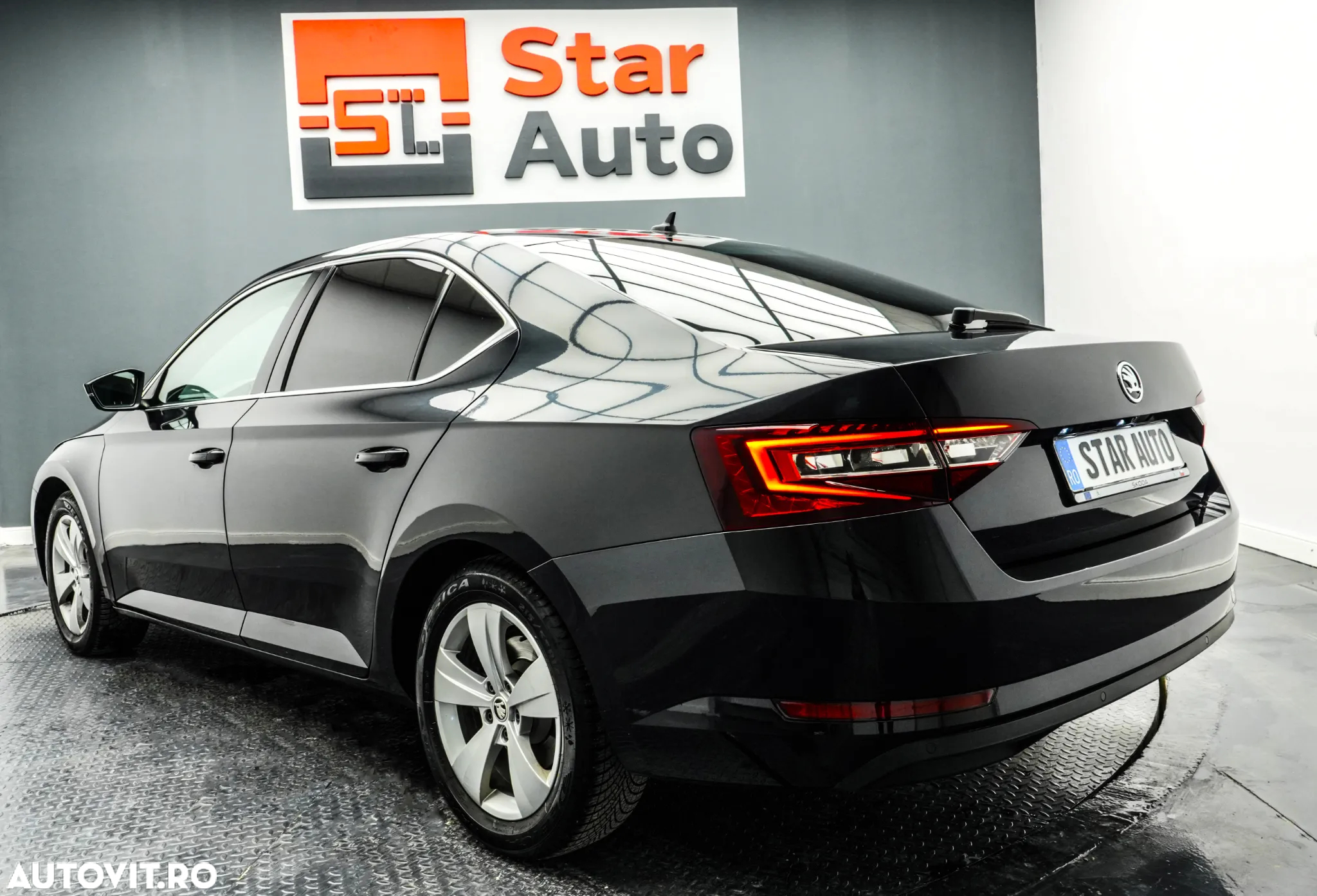 Skoda Superb 1.6 TDI DSG Ambition - 5