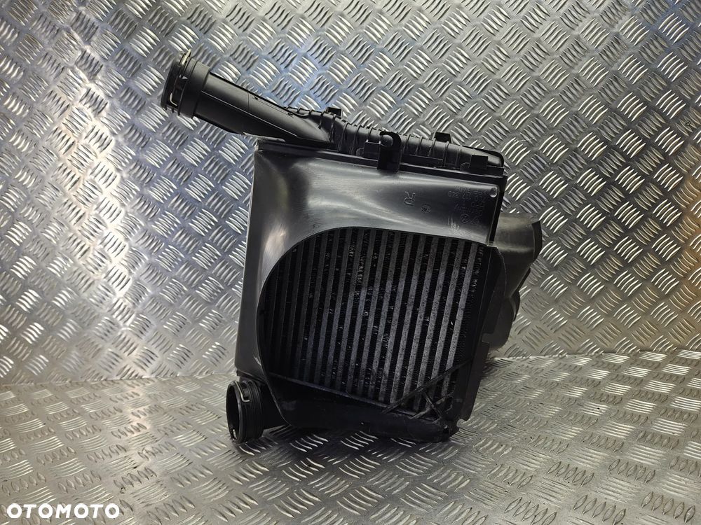 VW TOUAREG 7P 10-18R INTERCOOLER CHLODNICA POWIETRZA 3.0 PASAZERA PRAWY KOMPLET 7P6117336 7L6145804 - 1