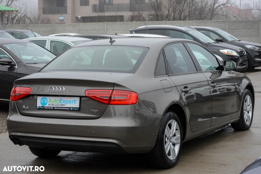 Audi A4 2.0 TDI DPF multitronic Attraction - 16