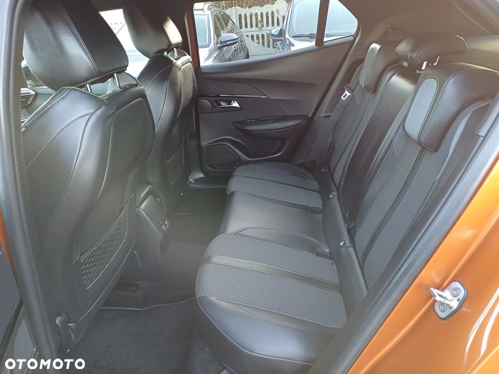 Peugeot 2008 PureTech 130 EAT8 GT Pack - 17