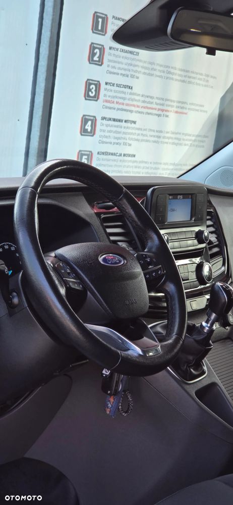 Ford Tourneo Custom 2.0 EcoBlue L1 Titanium - 24