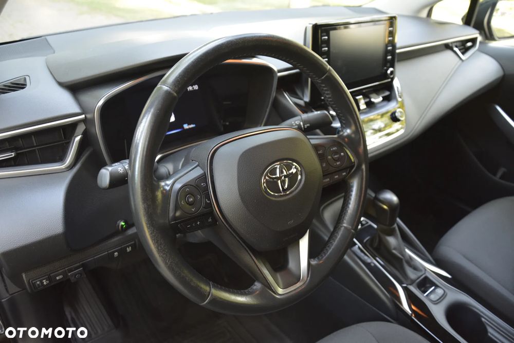 Toyota Corolla - 13