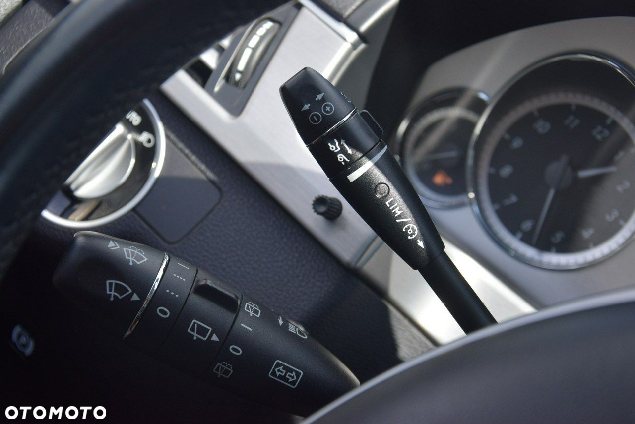 Mercedes-Benz Klasa E 350 CDI BlueEff Avantgarde - 34