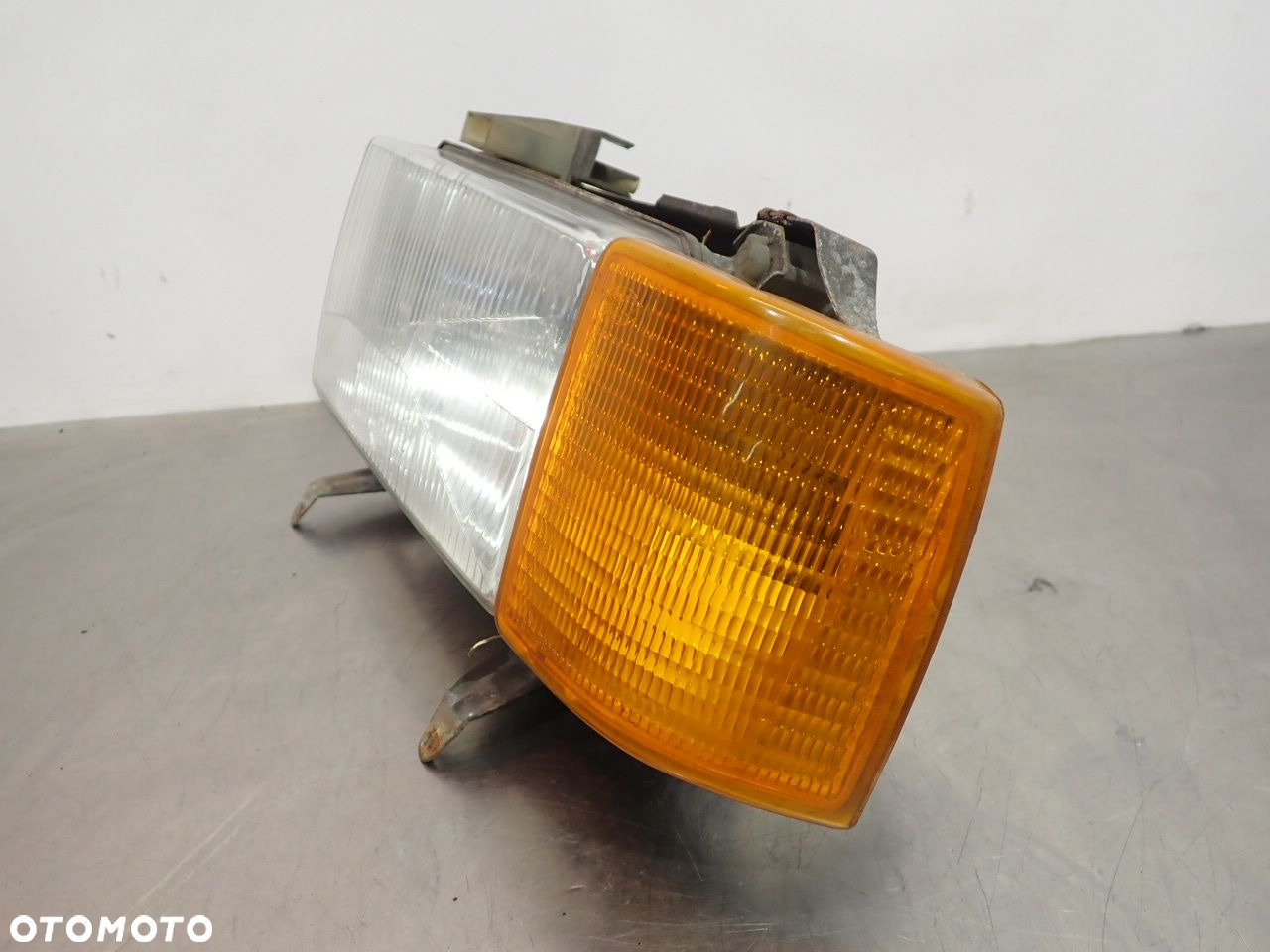 LAMPA LEWA PRZEDNIA AUDI 80 B2 - 5