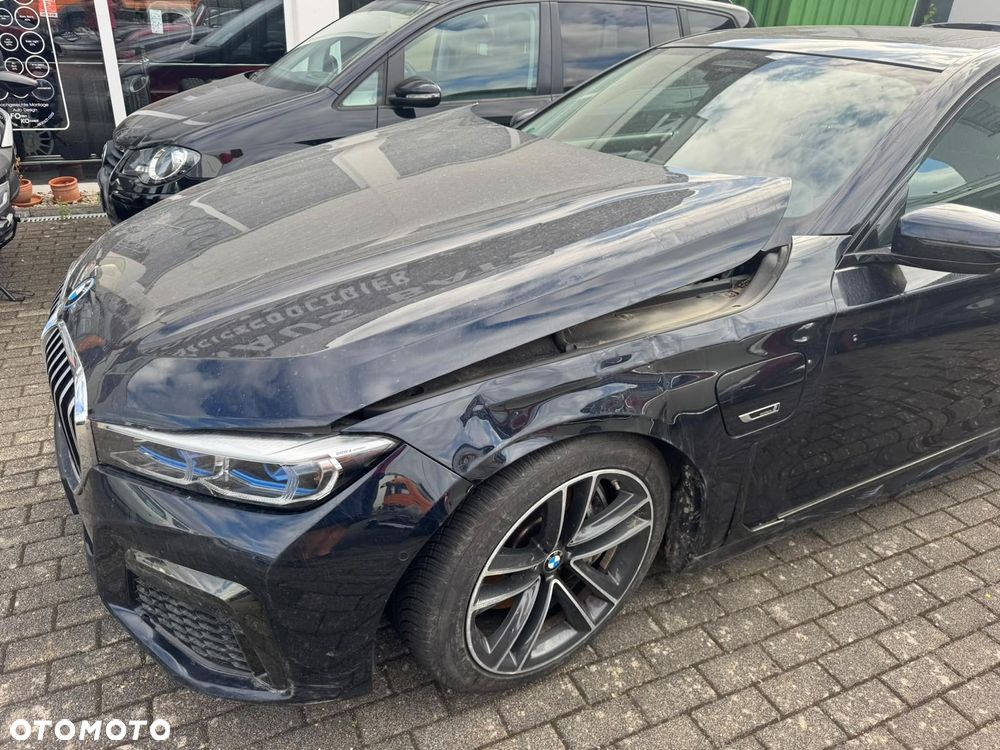 BMW Seria 7 745e - 4