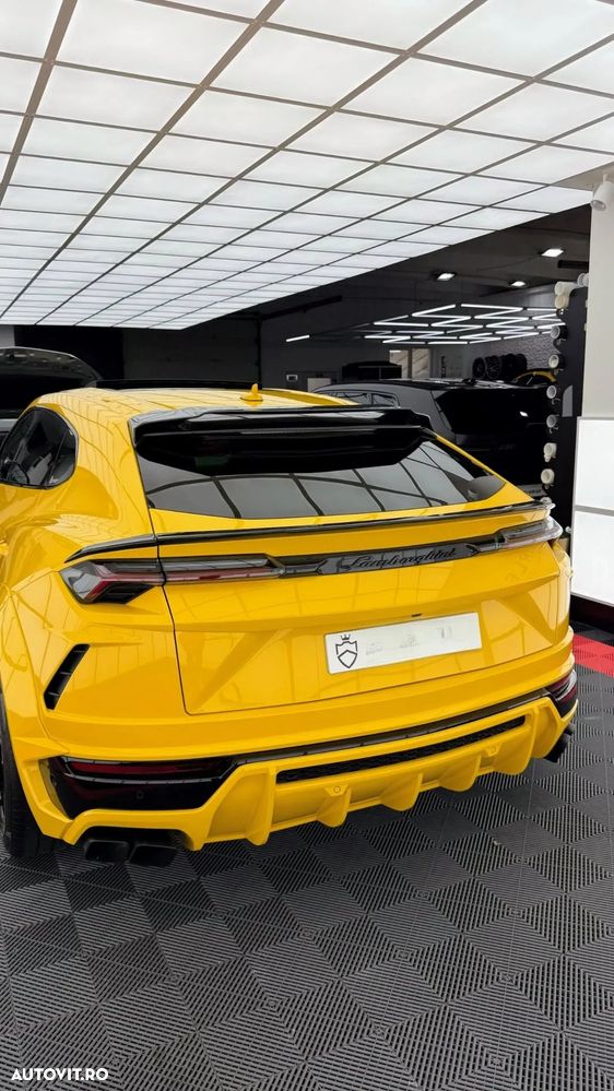 Lamborghini URUS Standard - 4