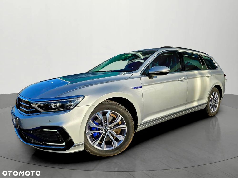 Volkswagen Passat - 2