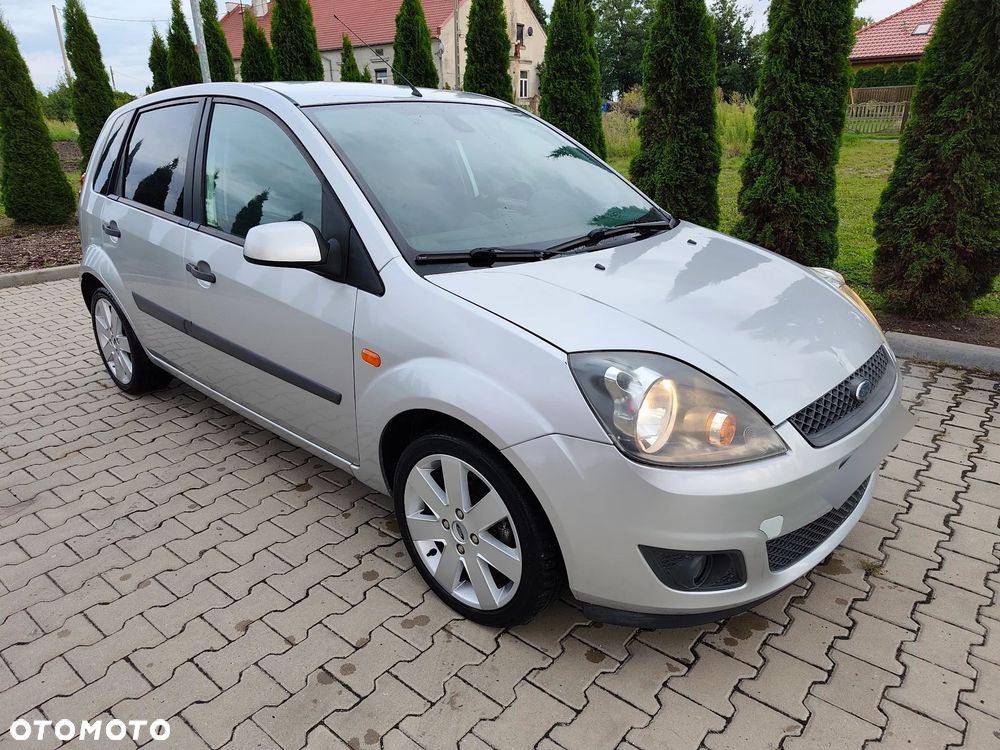 Ford Fiesta 1.3 Ambiente - 38