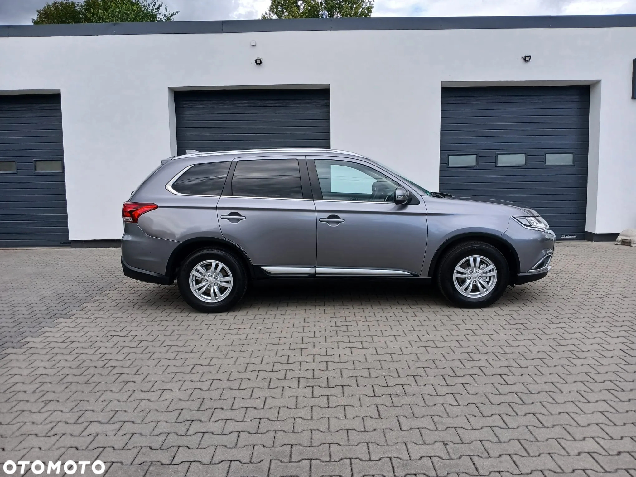 Mitsubishi Outlander 2.0 2WD Diamant - 24
