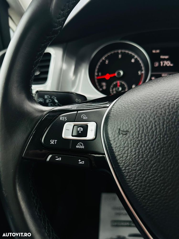 Volkswagen Golf 1.6 TDI DPF BlueMotion - 28