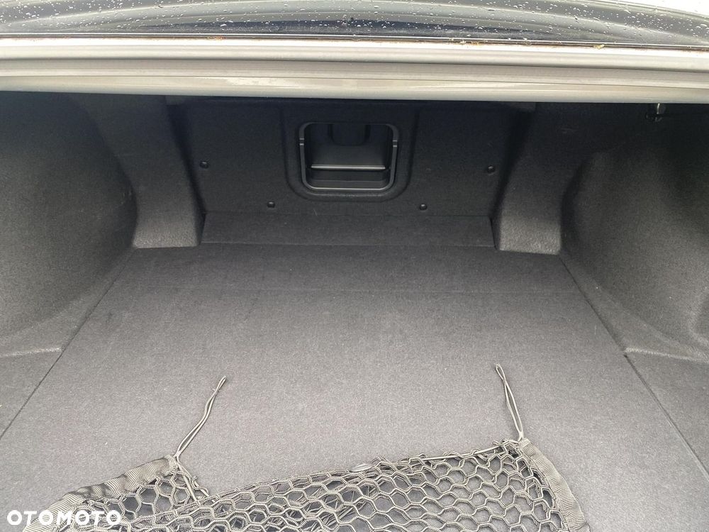 Lexus ES 300h F Sport Design - 12