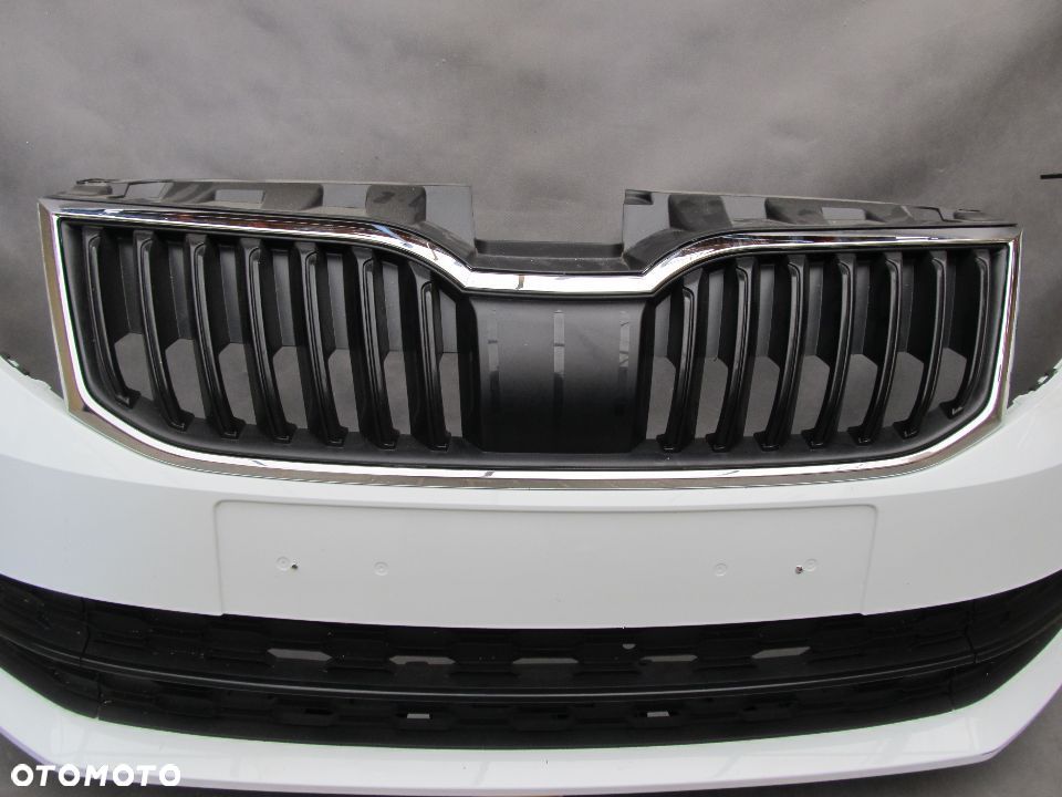 Zderzak przedni Skoda Octavia 3 17-20 Bez otw LF9F - 6