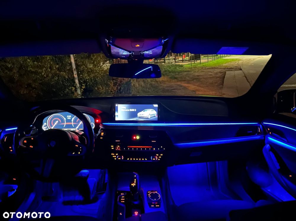 BMW Seria 5 520d xDrive - 13