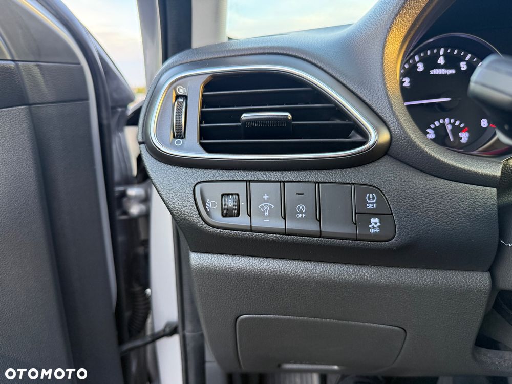 Hyundai i30 1.5 DPI Comfort - 16