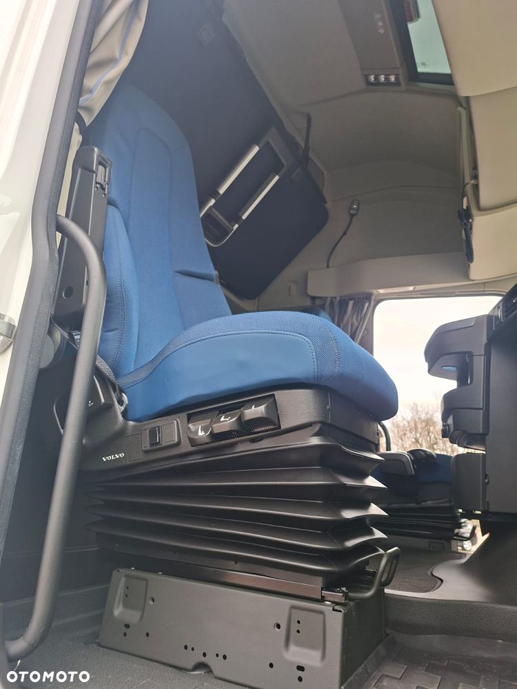 Volvo FH 460 Glob XL ADR - 12