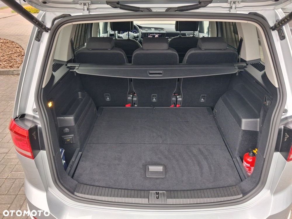 Volkswagen Touran - 9