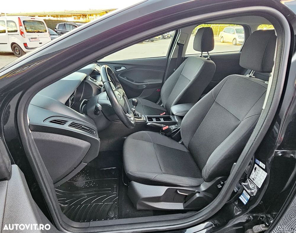 Ford Focus - 8