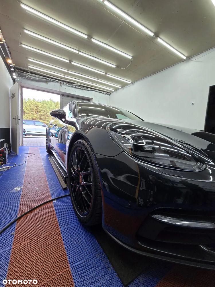Porsche Panamera 4 - 10
