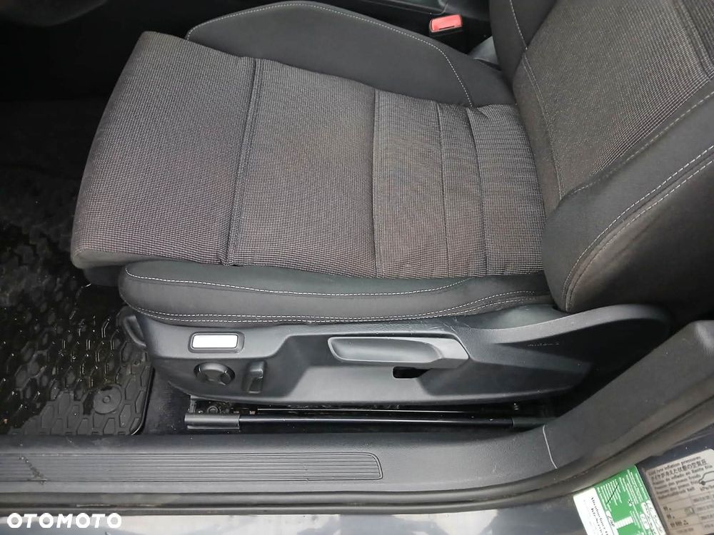 Volkswagen Passat 2.0 TDI (BlueMotion Technology) Comfortline - 19