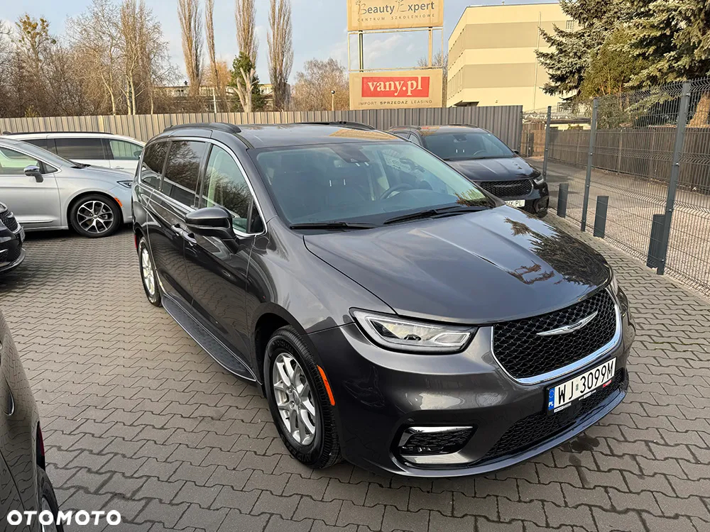 Chrysler Pacifica - 3