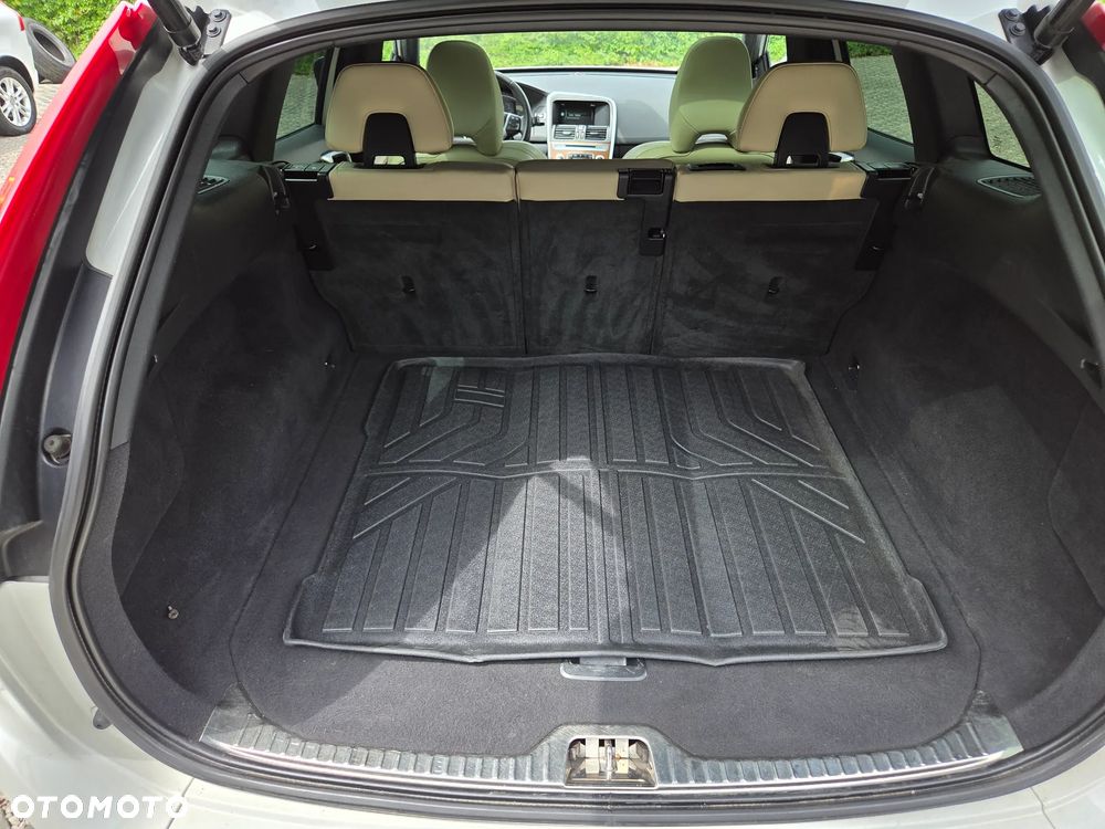 Volvo XC 60 T5 AWD Summum - 19