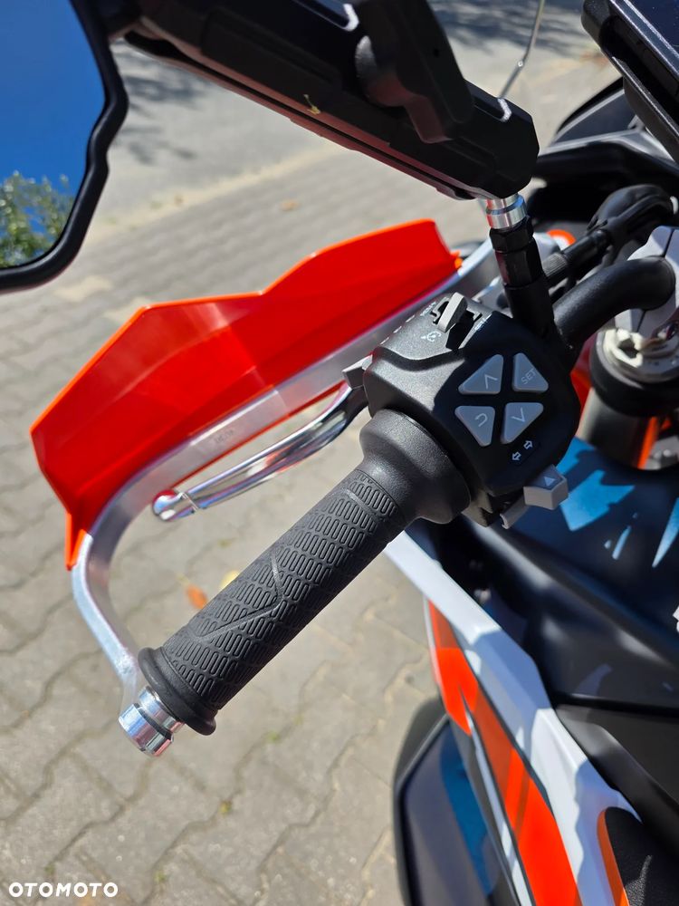 KTM Adventure 890 - 12