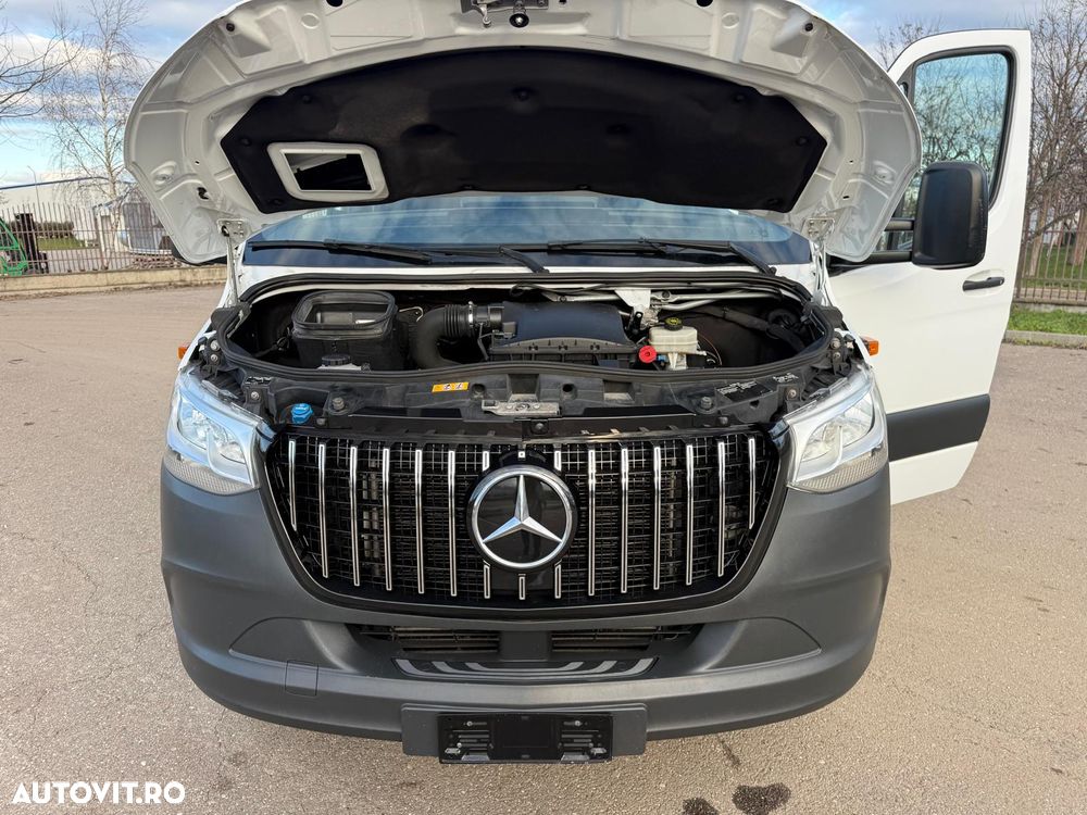 Mercedes-Benz Sprinter - 30