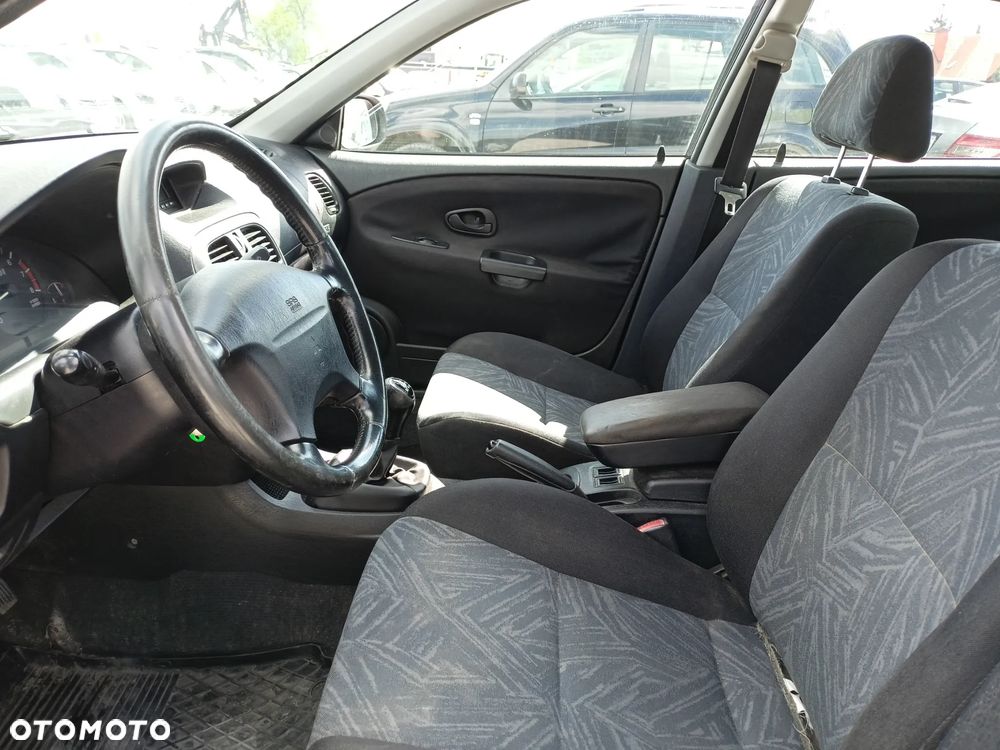 Mitsubishi Carisma - 8