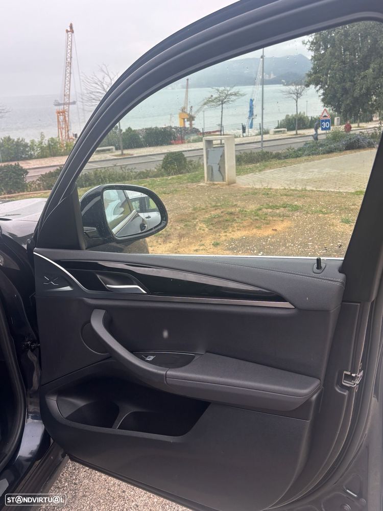 BMW iX3 Inspiring - 10