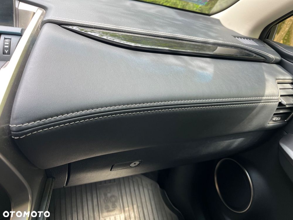 Lexus NX 200t Elite AWD - 14