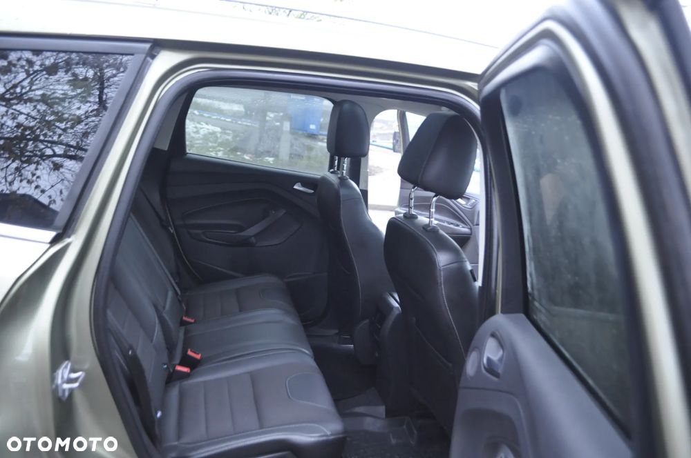 Ford Kuga 1.6 EcoBoost 4x4 Titanium - 24