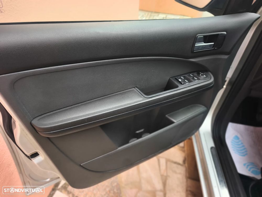 Ford Focus C-Max 1.6 TDCi Ghia - 11