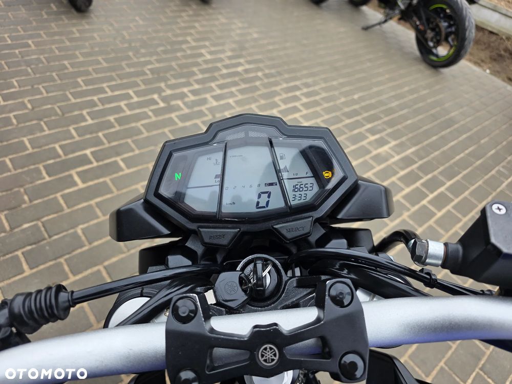 Yamaha MT - 12