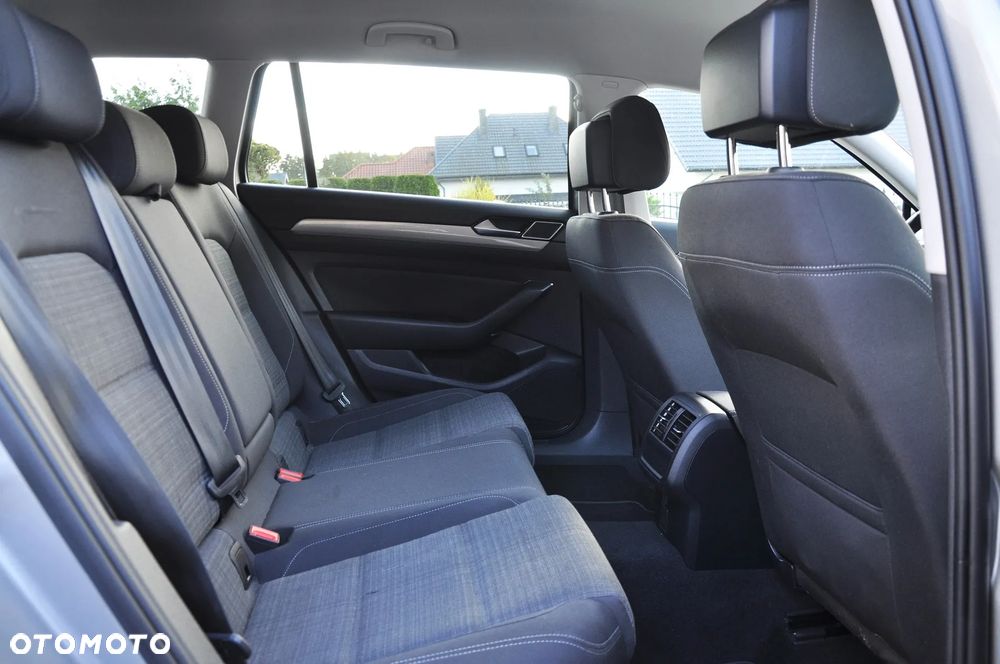 Volkswagen Passat 2.0 TDI EVO Business DSG - 18
