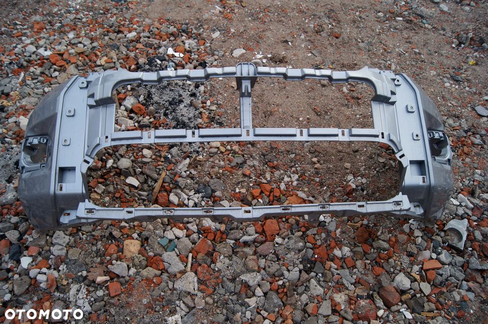 TOYOTA HILUX VIII 8 LIFT INVINCIBLE 20- ZDERZAK PRZÓD PRZEDNI - 1