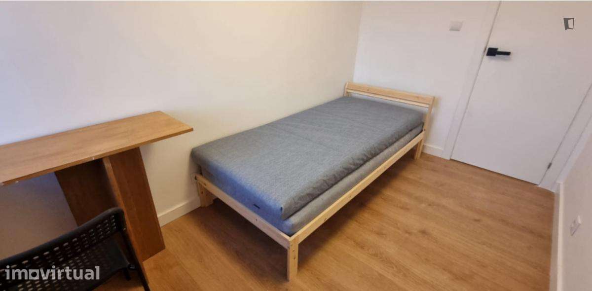 Quarto - localizado em Picoas Lisbon - Grande imagem: 5/13
