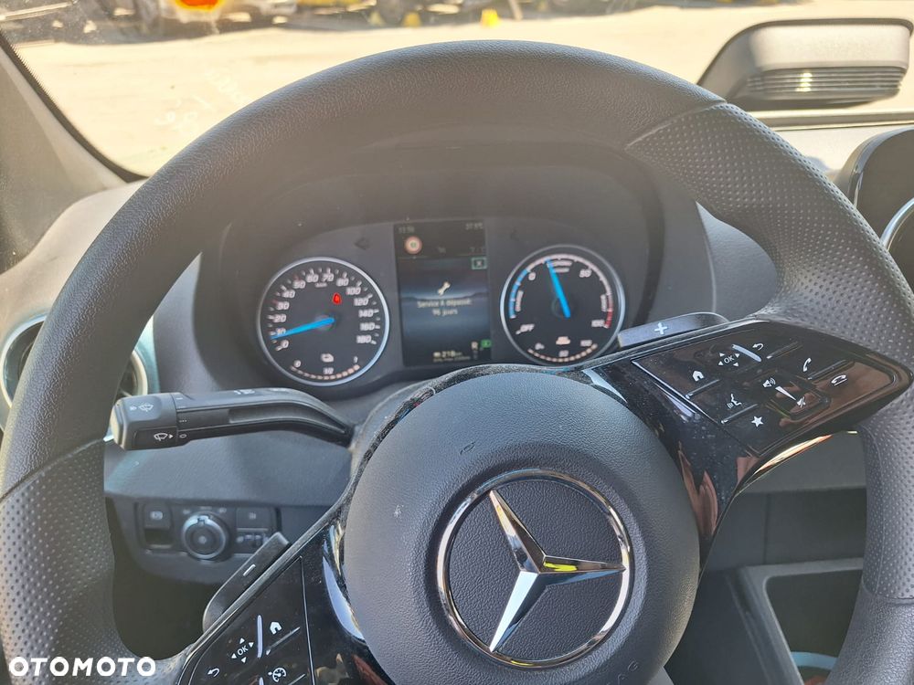 Mercedes-Benz Sprinter - 17