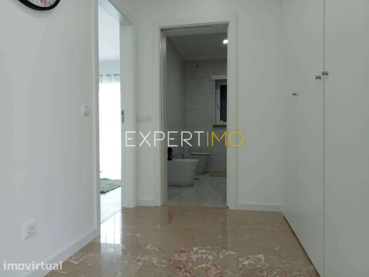 Moradia T2 São Bento, Porto de Mós, Leiria com design moderno com... - Grande imagem: 3/34