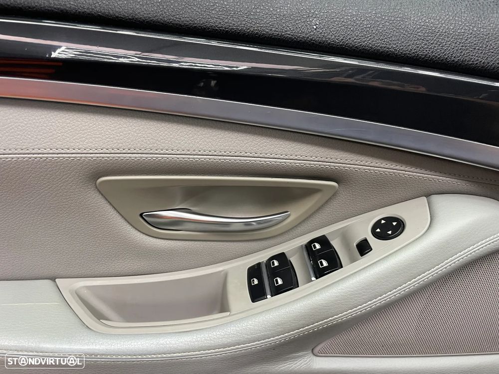 BMW 520 d Touring Luxury Line - 22