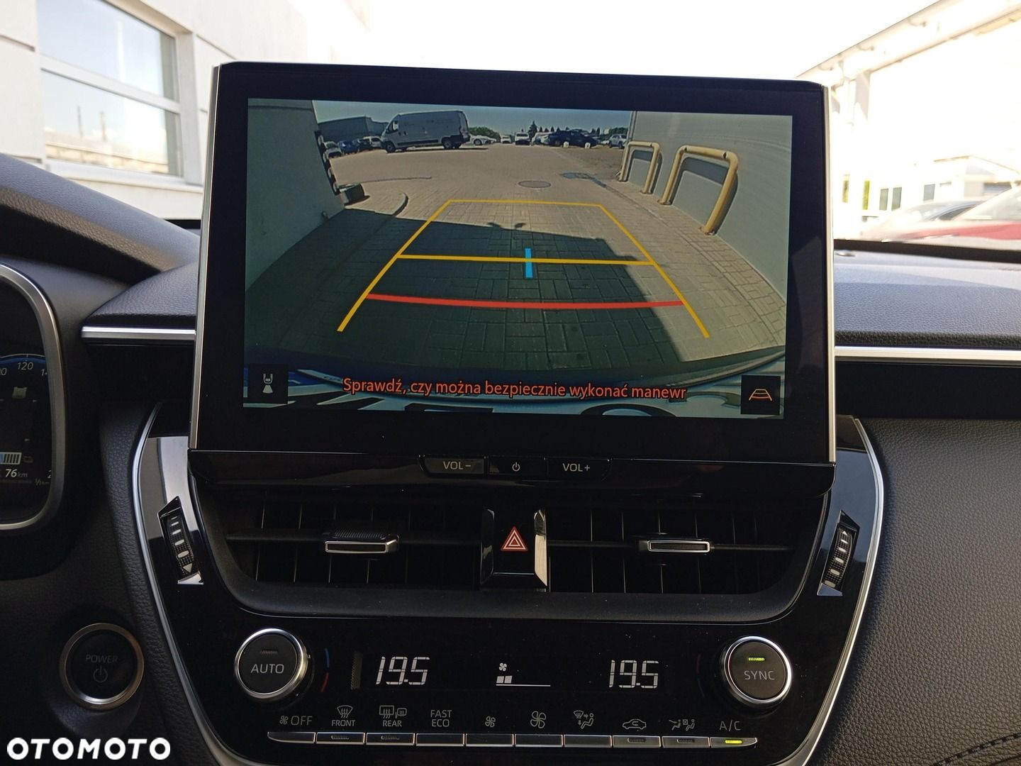 Toyota Corolla Cross 2.0 Hybrid Comfort - 18
