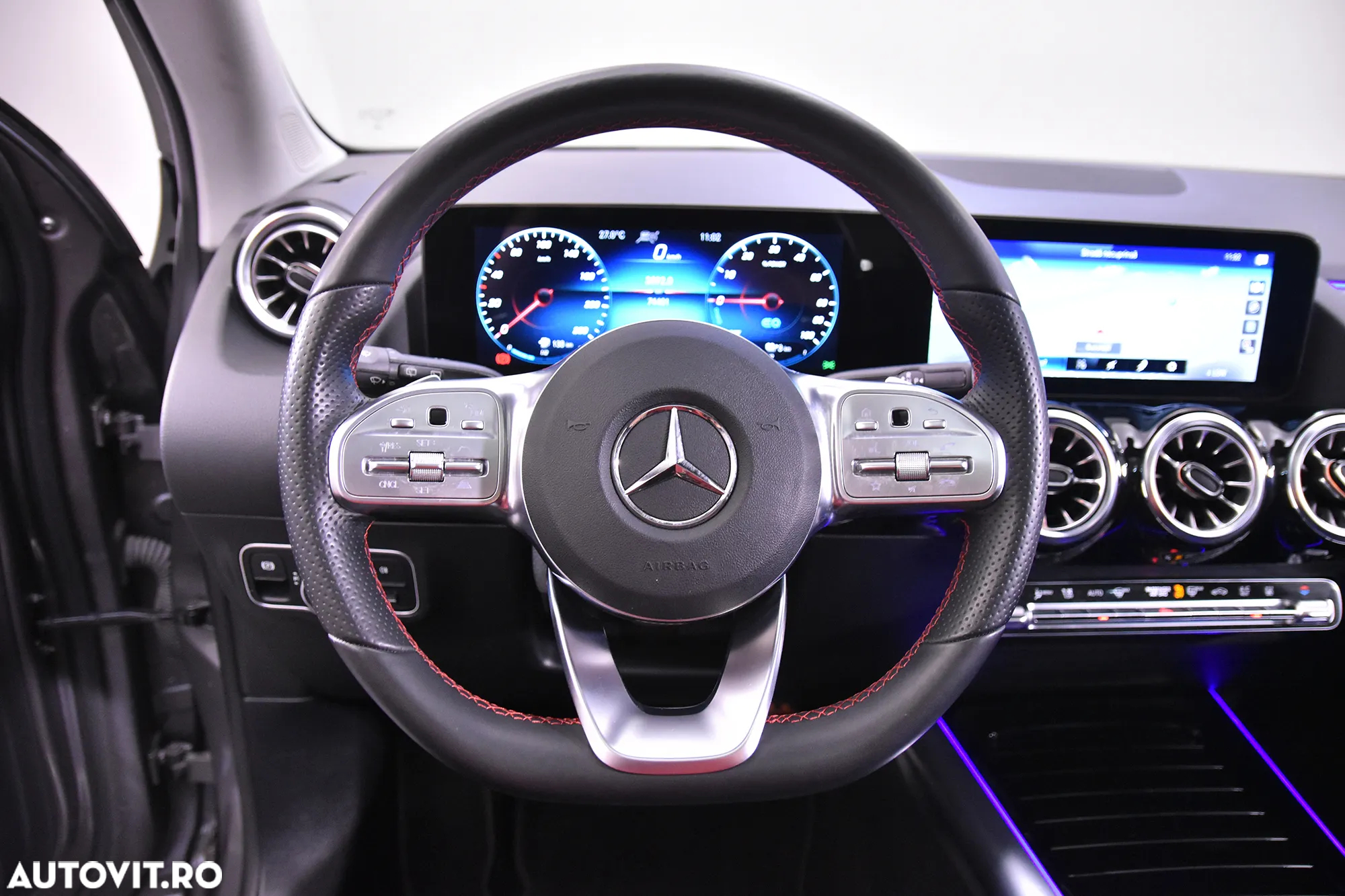 Mercedes-Benz GLA - 16