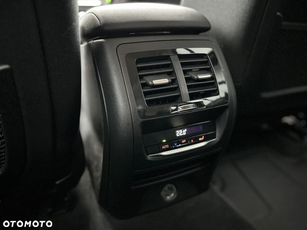 BMW X3 xDrive20i GPF Advantage - 30