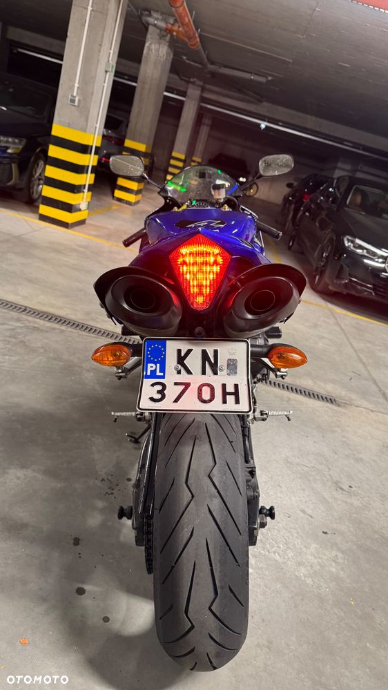 Yamaha R1 - 15