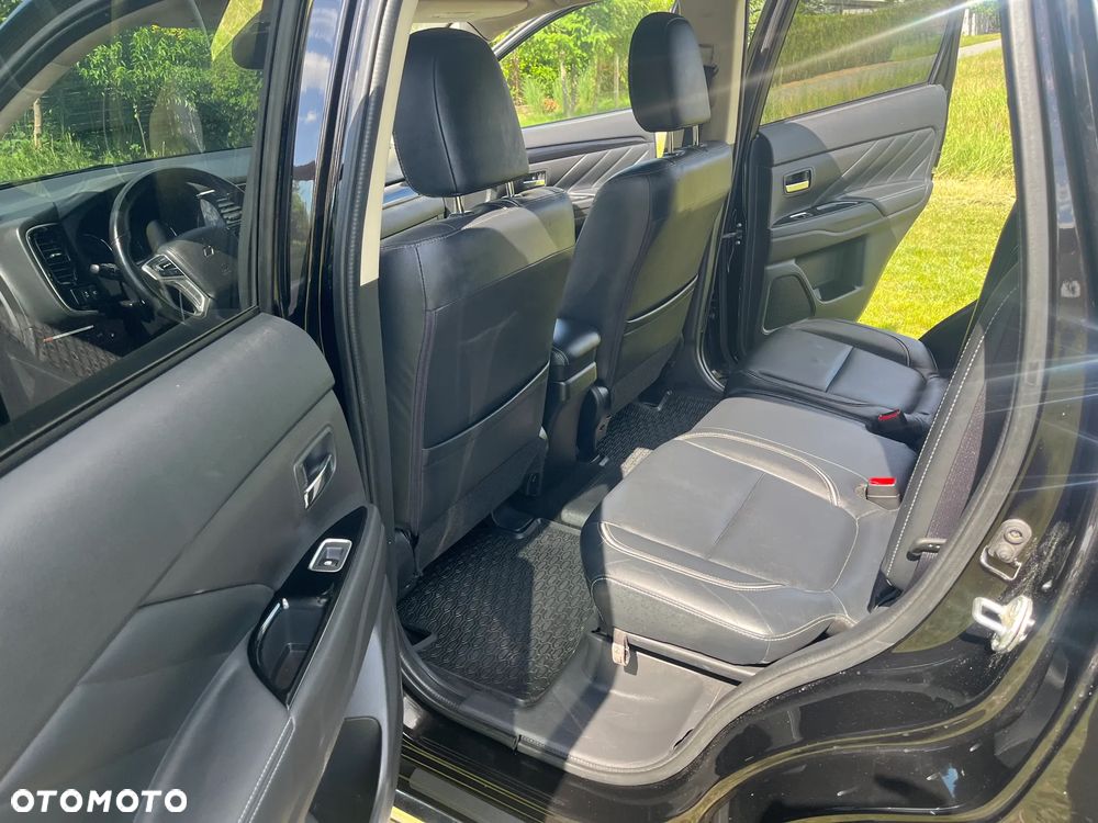 Mitsubishi Outlander Intense + - 14