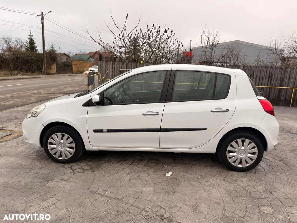 Renault Clio III 1.2 16V Yahoo - 9