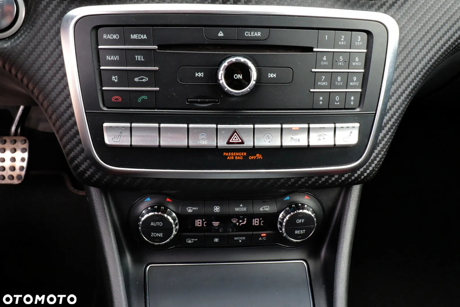 Mercedes-Benz Klasa A AMG 45 4Matic AMG Speedshift 7G-DCT - 36
