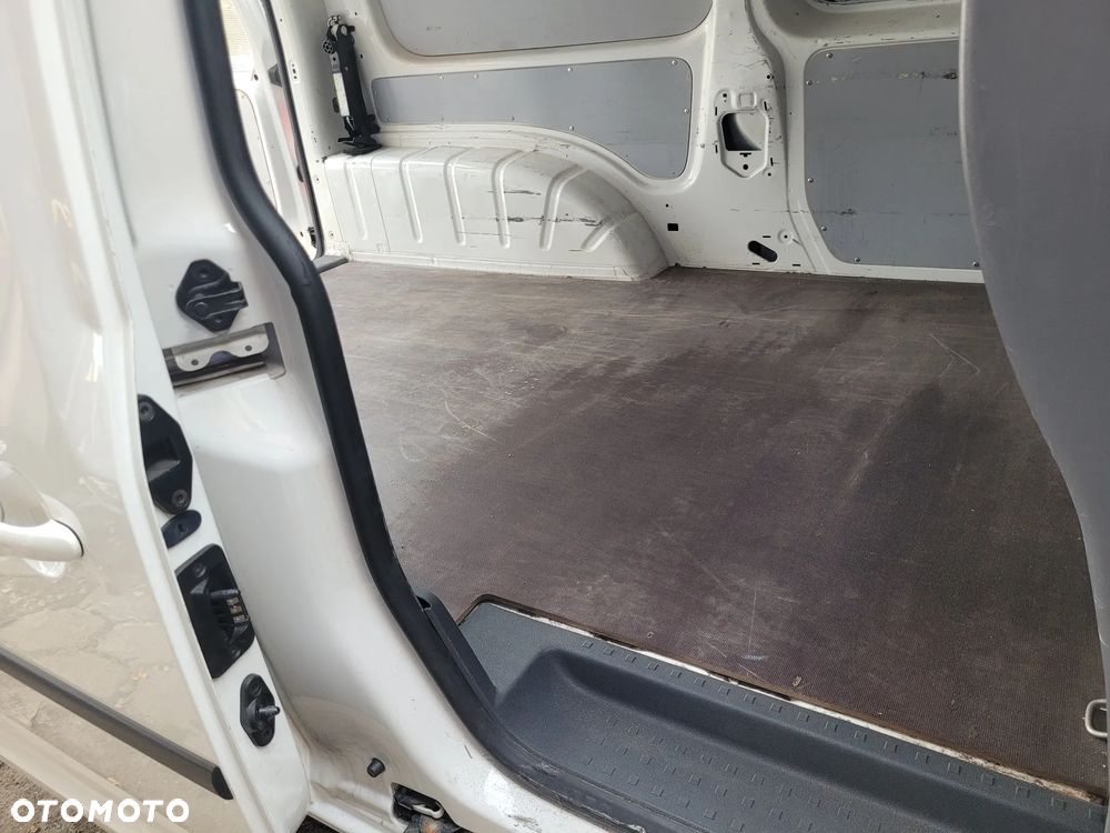 Volkswagen Caddy - 19