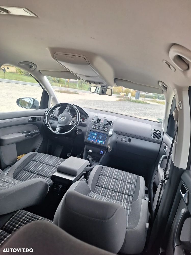 Volkswagen Touran 2.0 TDI DPF Cross - 14
