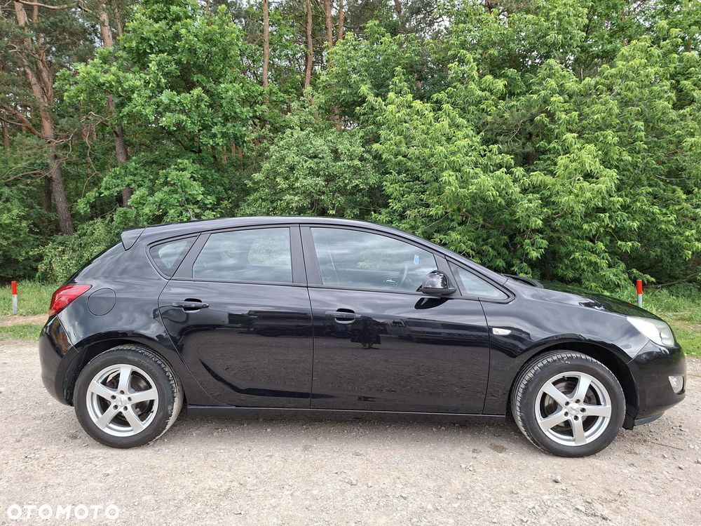 Opel Astra 1.6 Enjoy - 1
